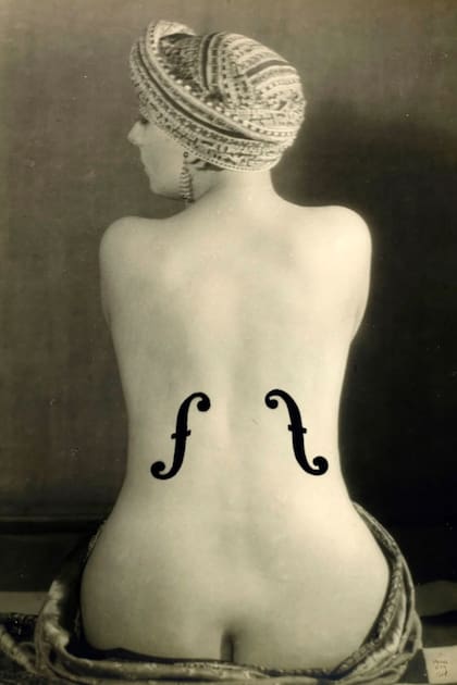 "El violín de Ingres" de 1924, por el fotógrafo estadounidense Man Ray