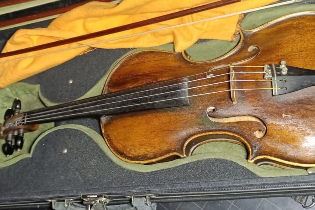 El violín, de más de 100 años, fue recuperado en buen estado