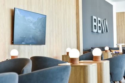El VIP tiene distintos espacios. Es posible relajarse o conectarse para trabajar.