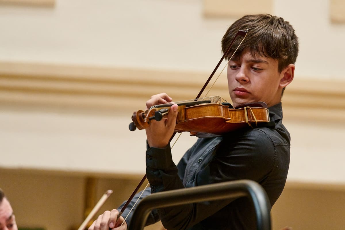 El virtuoso violinista Teo Gertler, famoso niño prodigio -ahora con 16 años- que viene por primera vez a la Argentina