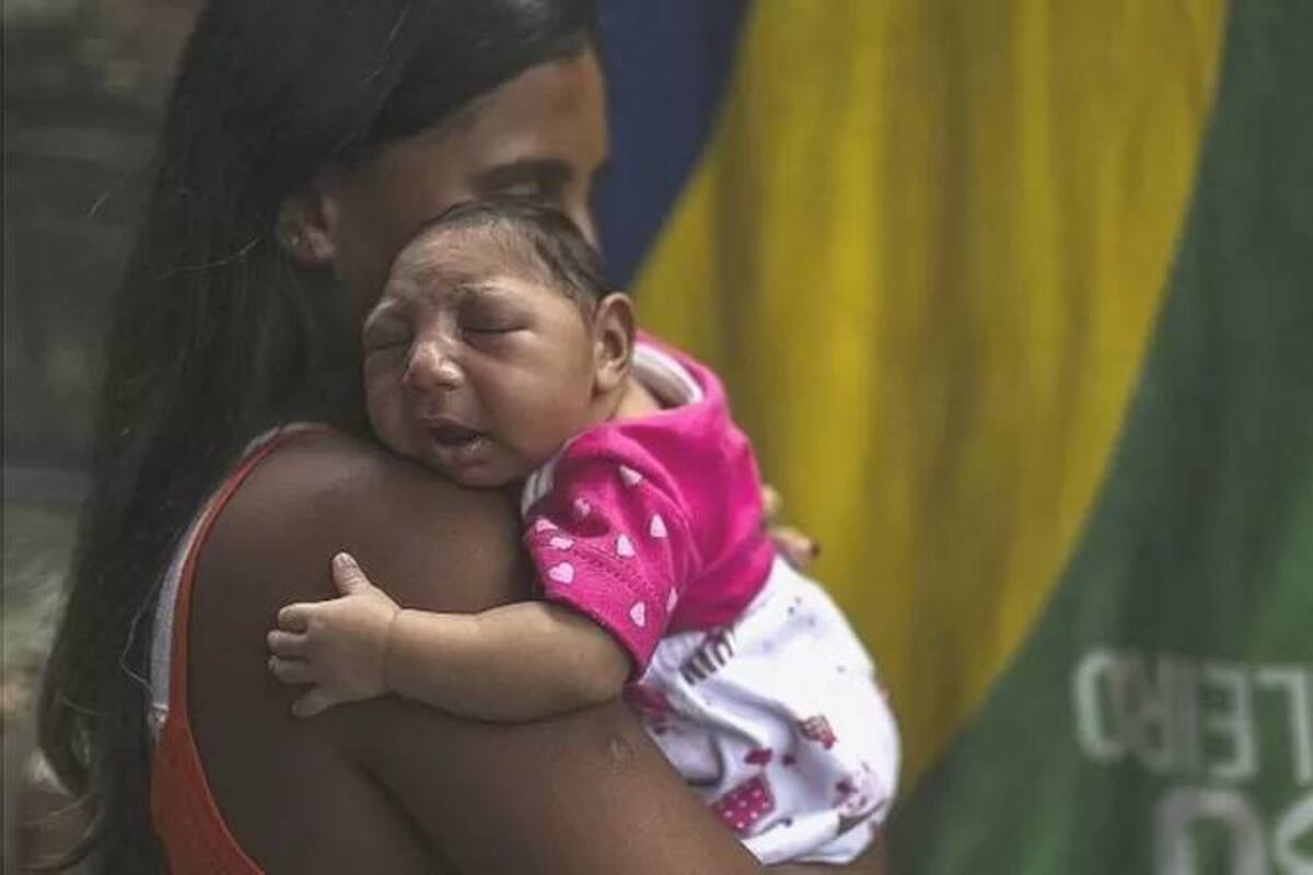 El virus del Zika se ha relacionado con bebés que nacieron con microcefalia luego de que sus madres se contagiaron con la enfermedad.