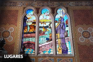 El vitral de Ostia, ahora recuperado, de la torre del Club.