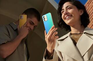Así es el Vivo V23 Pro, el celular que cambia de color (por un rato)