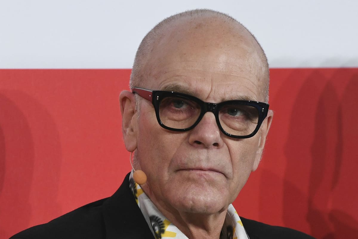 El vocero de la familia Peter Harf, quien dirige el JAB Holding Company de Reimann. Confirman que donarán millones para resarcir los crímenes de sus antecesores que usaban mano de obra forzada en sus fábricas.