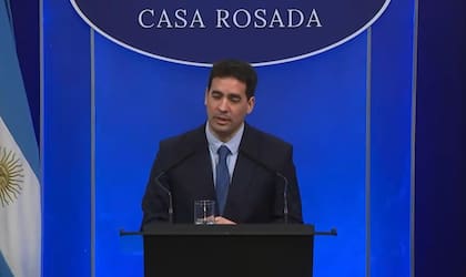 El vocero presidencial, Adrián Ravier, aseguró que no cuenta con las fuentes que respaldan los dichos de Milei que vinculan la "campaña antiargentina" con financiamiento del gobierno brasileño
