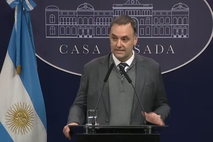 El vocero presidencial Manuel Adorni dio el anuncio por X