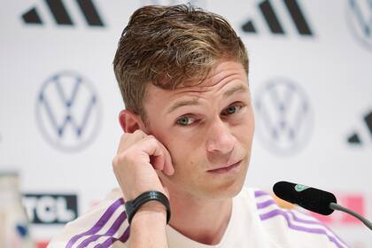 El volante alemán Joshua Kimmich durante una rueda de prensa de la selección en Herzogenaurach. (Christian Charisius/dpa vía AP)