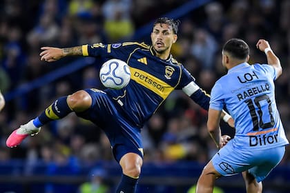 El volante, en acción frente a O'Higgins: lideró a Boca en toques, pases, recuperaciones y chances creadas