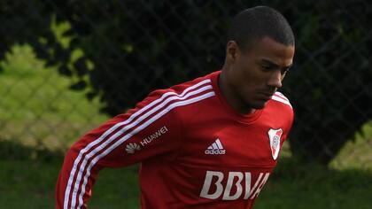 El volante uruguayo podría debutar oficialmente ante Banfield
