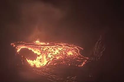 El volcán continúa en actividad y crece el temor por sus "cataratas de lava"
