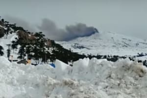 La intensa actividad del volcán Copahue puso en alerta a los vecinos de Caviahue