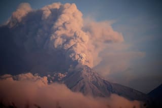Dónde queda el Volcán de Fuego: el pueblo cerca de Ciudad de Guatemala que fue arrasado por una erupción en 2018