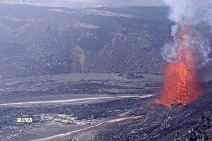 El volcán de Hawai vuelve a mostrar altas fuentes de lava en el último episodio de erupción