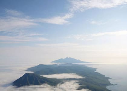 El volcán está en la isla Simushir, que forma parte del archipiélago de las Kuriles
