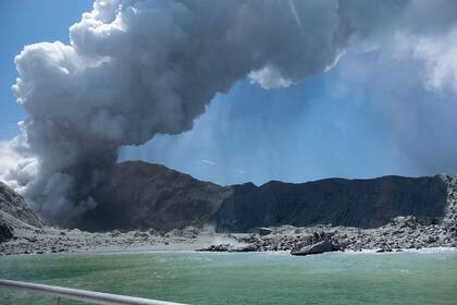 El volcán fotografiado en plena erupción