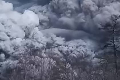 El volcán Shiveluch en el extremo oriental de la península de Kamchatka, en Rusia