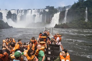El accidente en Iguazú reabrió el debate sobre las lanchas turísticas que navegan cerca de las Cataratas