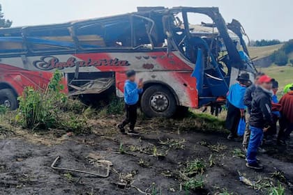El vuelco de un micro provocó la muerte de 12 personas en Ecuador