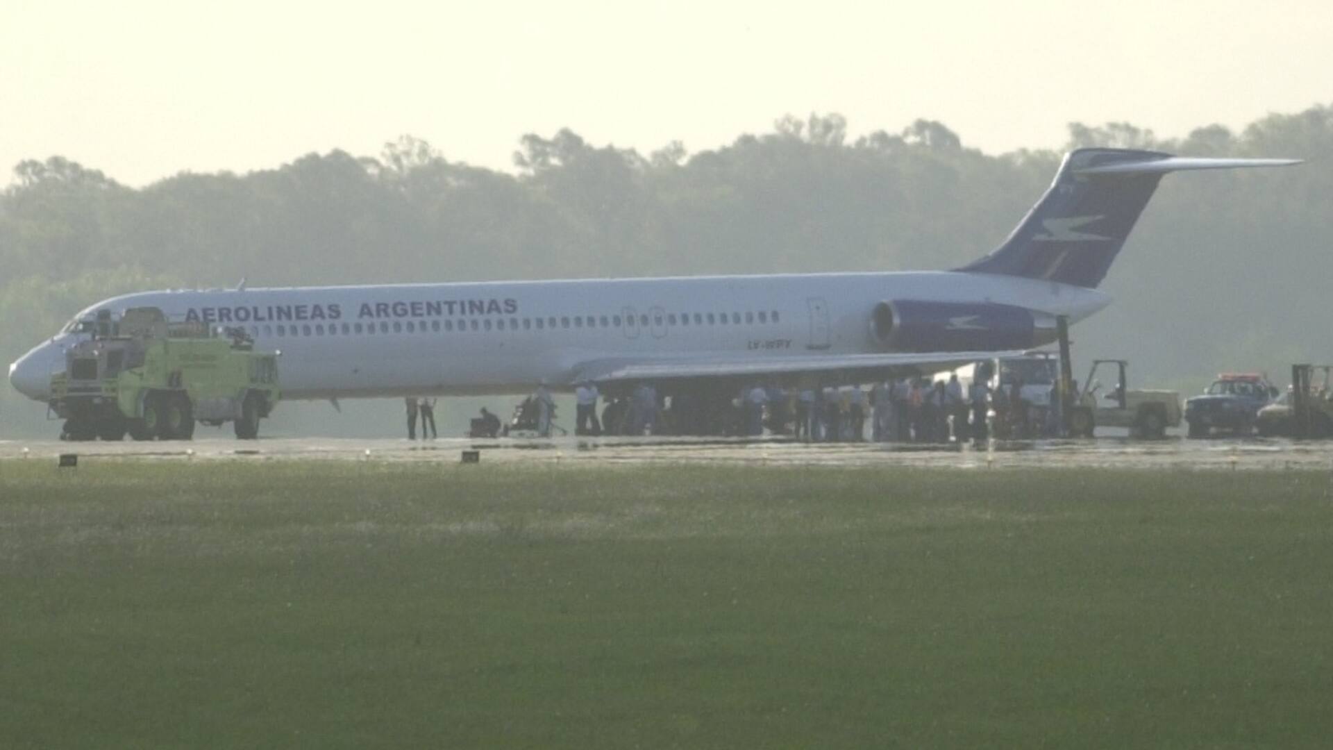 El vuelo 2734 de Austral luego de su aterrizaje de emergencia en Ezeiza