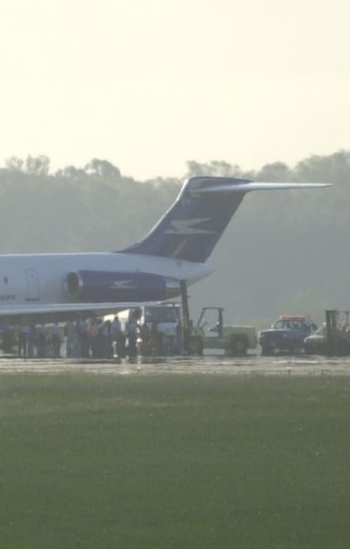 El vuelo 2734 de Austral luego de su aterrizaje de emergencia en Ezeiza