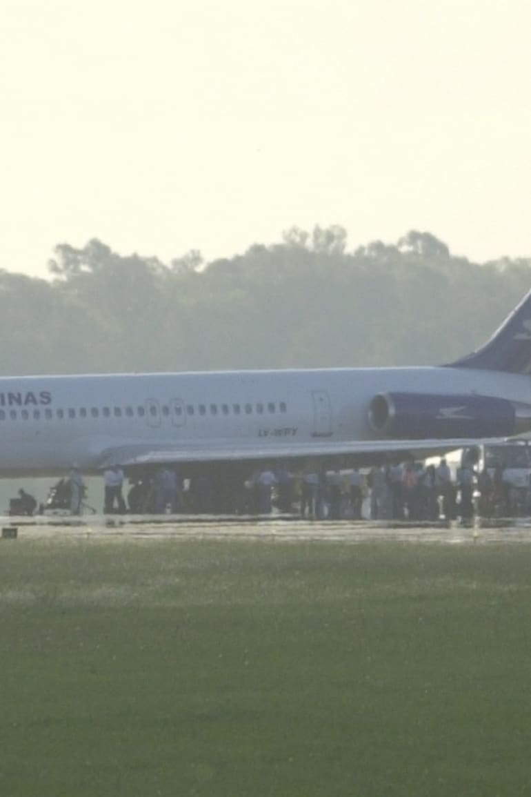 El vuelo 2734 de Austral luego de su aterrizaje de emergencia en Ezeiza