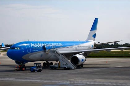 El vuelo de Aerolíneas Argentinas de Roma a Ezeiza todavía no pudo llegar a destino y los pasajeros sufrieron la demora