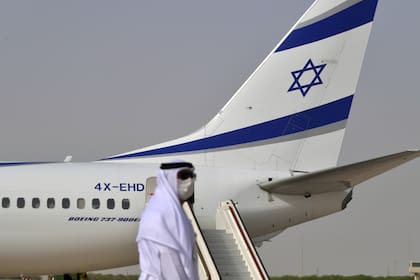 El vuelo de de la aerolínea israelí EL AL despegó de Tel Aviv y aterrizó en Abu Dhabi