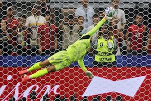 Todos van al ataque: España juega mejor que Portugal y cada vez que llega al área hay olor a gol