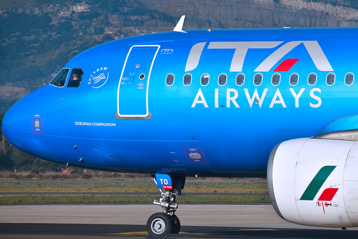 El vuelo de ITA Airways debió hacer un aterrizaje de emergencia en la capital uruguaya.