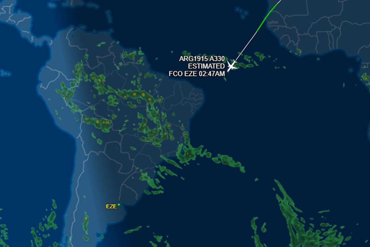 El vuelo de la selección ya está camino a Buenos Aires: llega a Ezeiza en la madrugada del martes con la Copa del Mundo