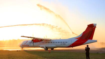 El vuelo inaugural y bautismo en Aeroparque Jorge Newbery