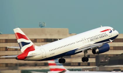 El wifi de los aviones es un terreno de juego para los piratas informáticos que pueden interceptar todo (Foto ilustrativa: PEXELS)