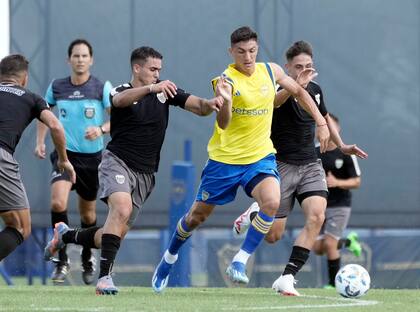El Xeneize derrotó a Estudiantes de Caseros en dos partidos de 30 minutos disputados en el predio de Ezeiza