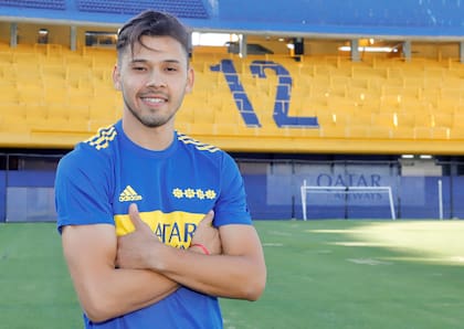 El ya clásico tipo de foto de un refuerzo de Boca: Óscar Romero es el quinto incorporado en este mercado de pases, luego de Darío Benedetto, Guillermo "Pol" Fernández, Jorge Figal y Leandro Brey.