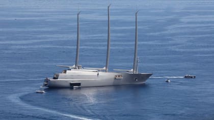 El yate "A", del oligarca ruso Andrey Melnichenko, cuenta con una pared hecha de pieles de mantarraya
