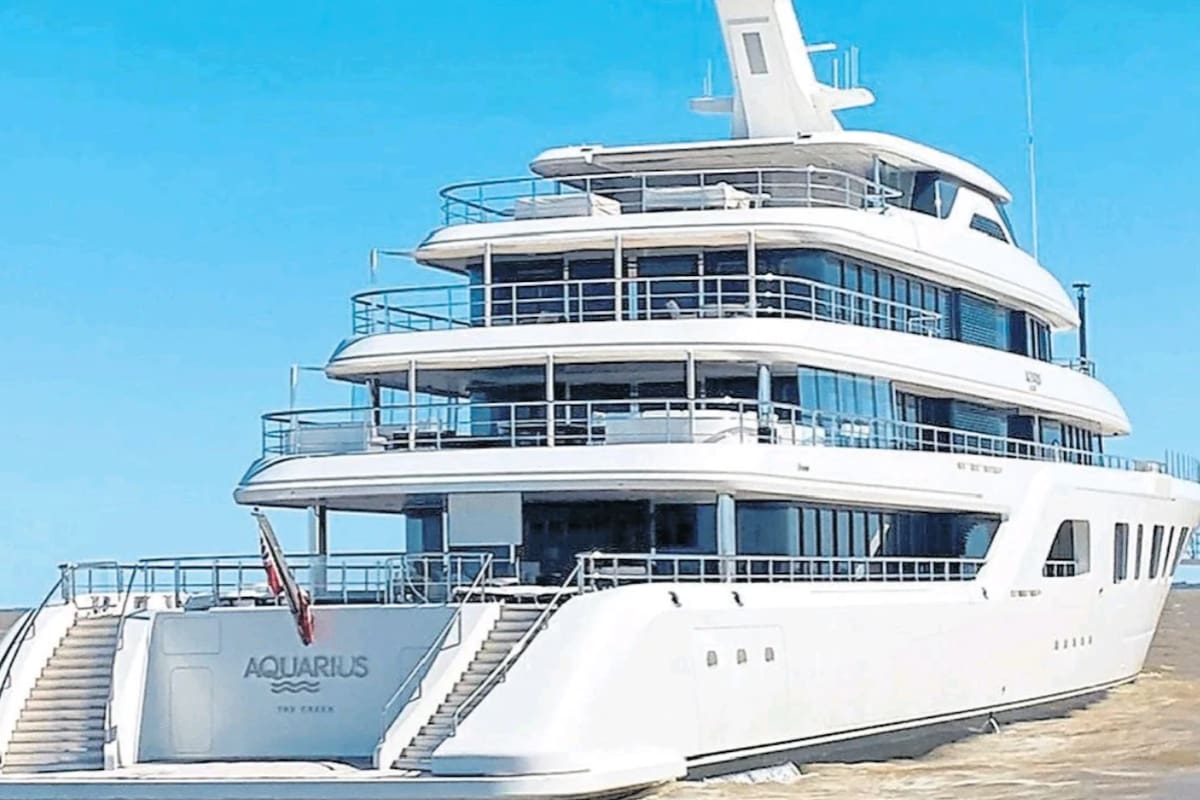 El yate Aquarius, en aguas del Río de la Plata