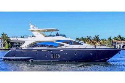 El yate es un Azimut 84 Flybridge 2013