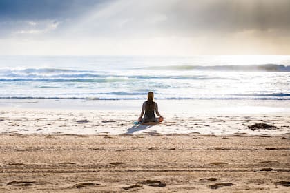 El yoga nidra se define como "el yoga del sueño consciente"