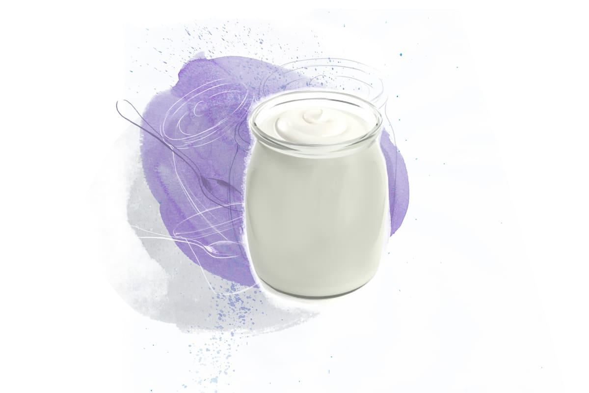 El yogur puede contener microorganismos llamados “probióticos” que ayudan a aumentar las defensas