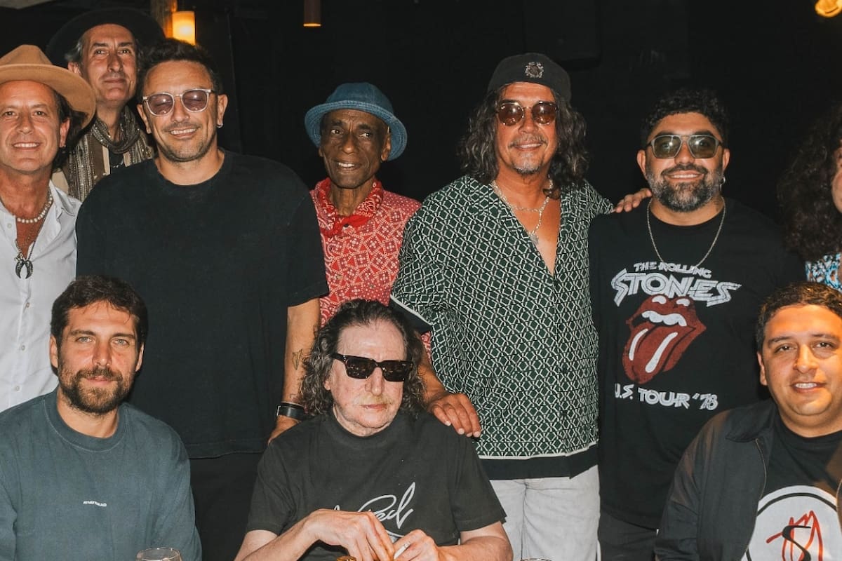 El Zorrito con Charly, Emiliano de NTVG, Coti y Francisco Lago, entre otros músicos y amigos