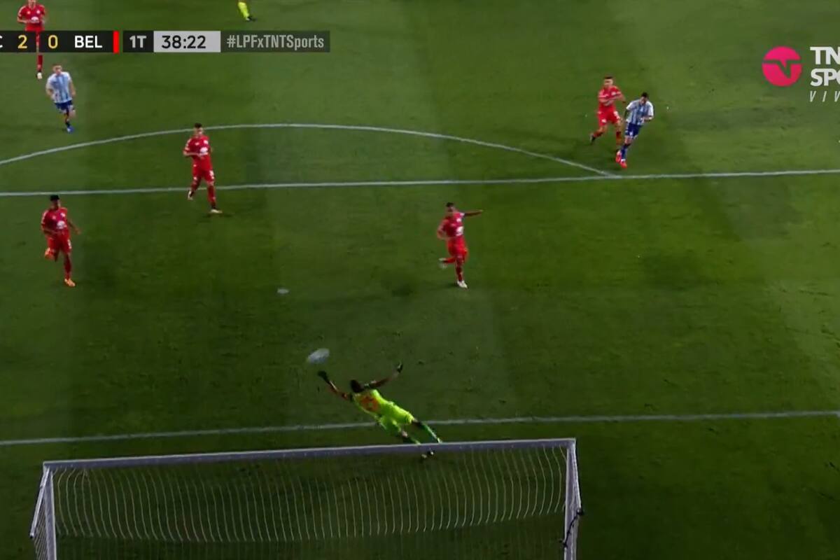 El zurdazo de Juanfer Quintero viajó a 113 km/h para convertirse en el 2-0 de Racing ante Belgrano