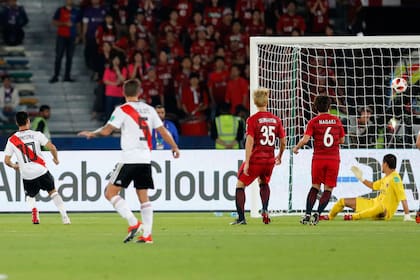 El zurdazo del Pity para el segundo gol de River