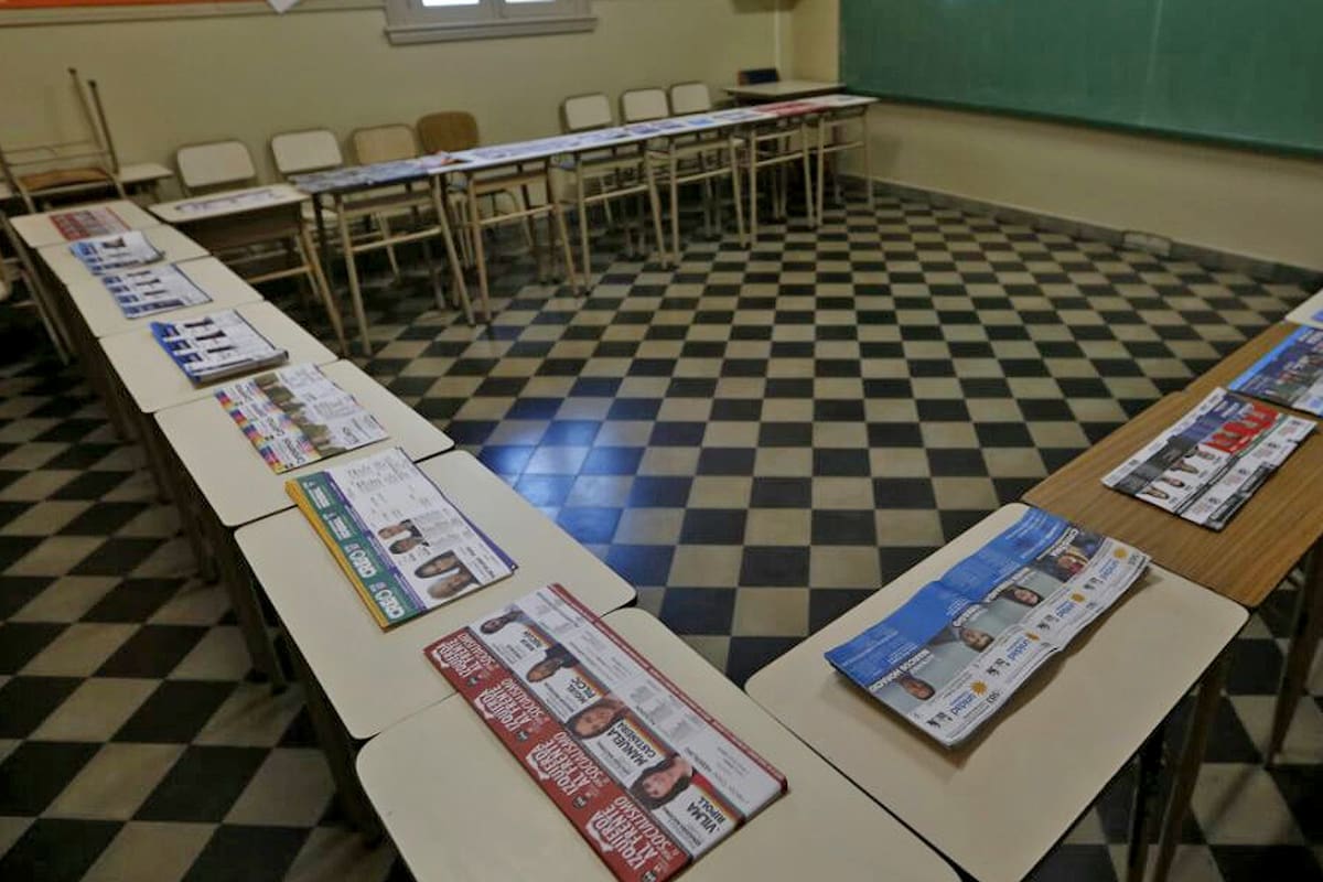 Elecciones 2017 paso 2017 gente votando escuelas boletas padrón Mar del plata escuela Stella Maris