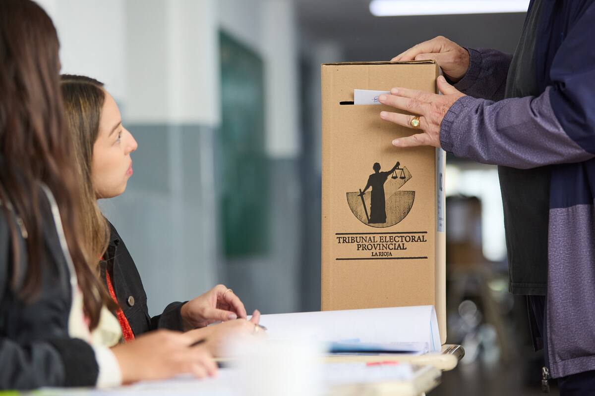 Elecciones 2023 en La Rioja. Se elige gobernador, diputados provinciales, intendentes, concejales y 36 convencionales constituyentes para analizar una reforma de la Constitución provincial.