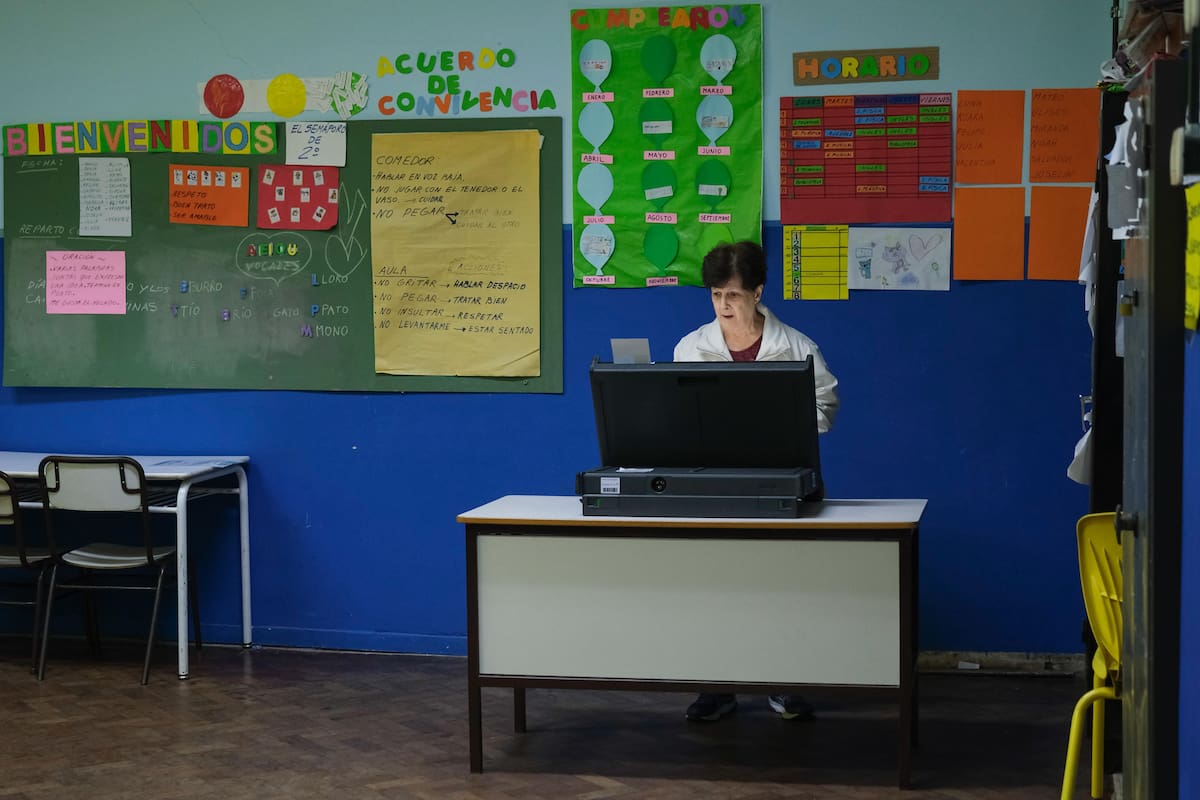 Elecciones a legisladores porteños en la escuela primaria común N° 26 “José Mármol”