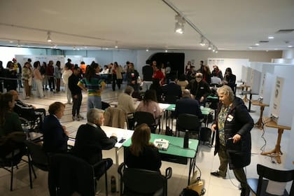 Elecciones de Brasil, residentes votan en la embajada de Brasil en Argentina
