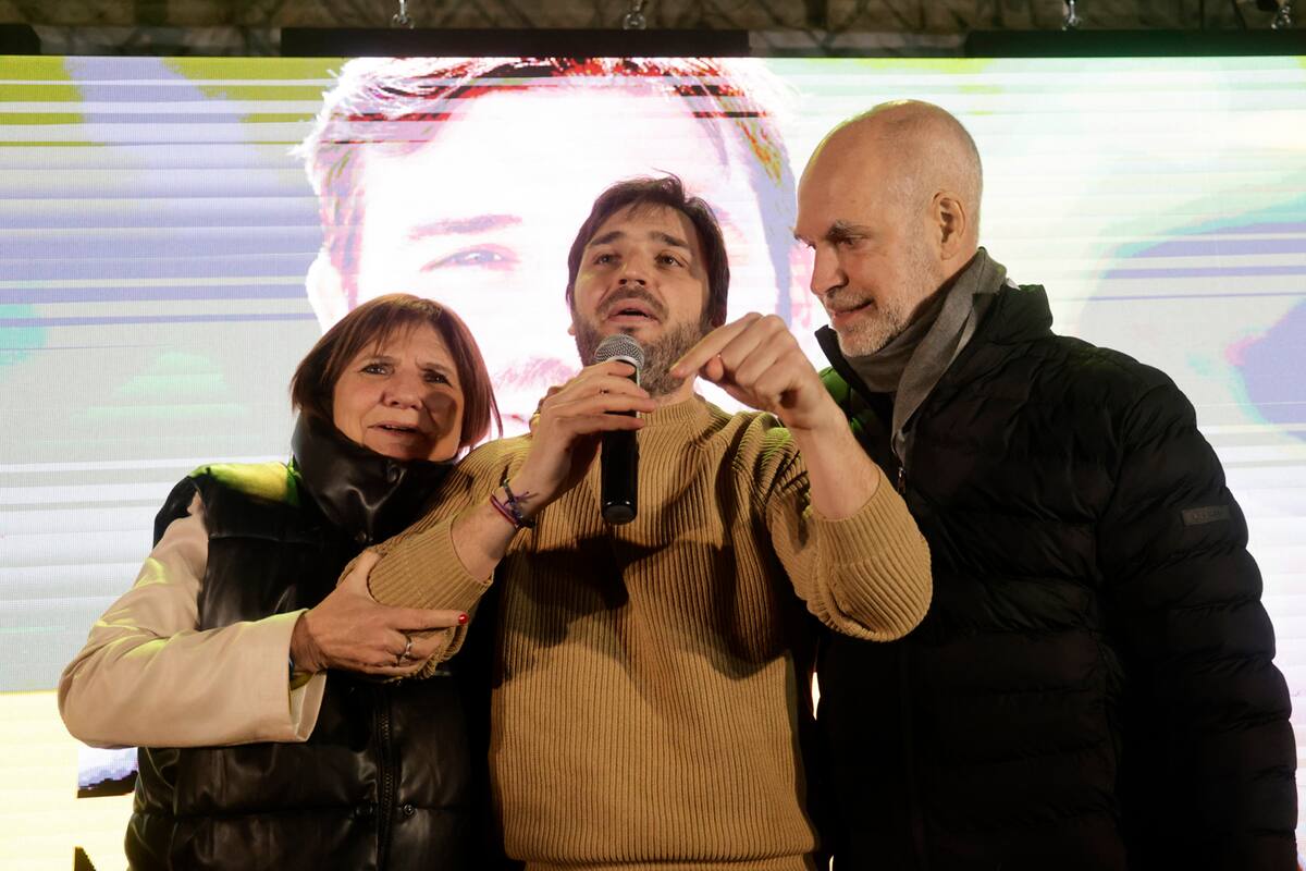 Elecciones en Chubut. Ignacio Torres es el nuevo gobernador electo y anuncia su victoria junto a Horacio Rodríguez Larreta y Patricia Bullrich.