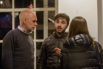 Elecciones en Chubut. Larreta y Torres en un bar
