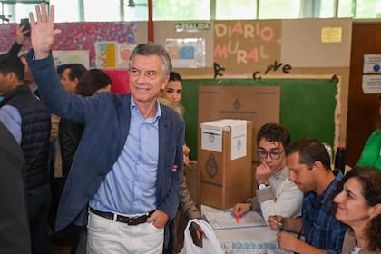 Elecciones legislativas 2025.
Votación de Mauricio Macri.
Escuela nro 8 Lenguas Vivas (Juncal 3251)