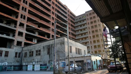 El edificio será demolido en forma manual por razones de seguridad